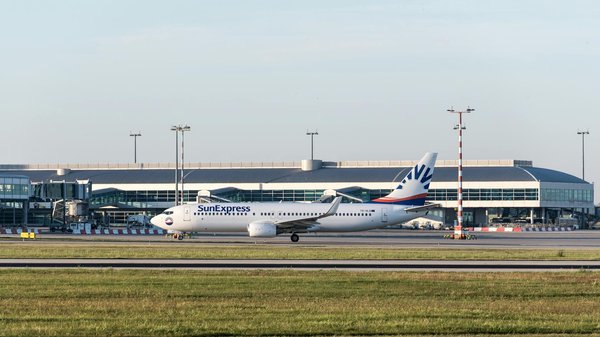 Welche Initiativen fÃ¶rdern die BiodiversitÃ¤t in Kreuzfahrtgebieten?